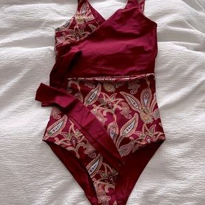 Beautiful Baiia 4 piece reversible bikini in pink paisley